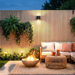 Buitenpanel Berk 290 cm composiet gevelbekleding als tuinschutting bij de loungehoek