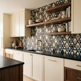 Driehoek Zwart Wit-Goud - keuken sfeerfoto